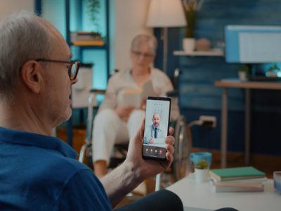 herapist managing behavioral health records using Medi-EHR practice management software